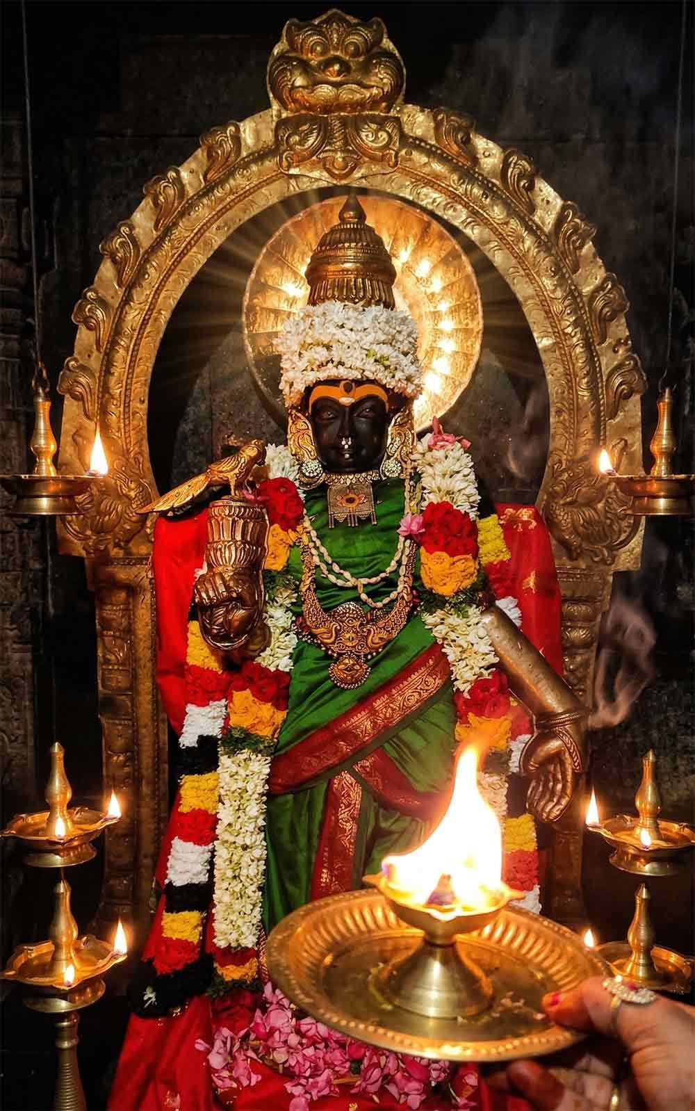 Murti at Meenakshi Amman Temple