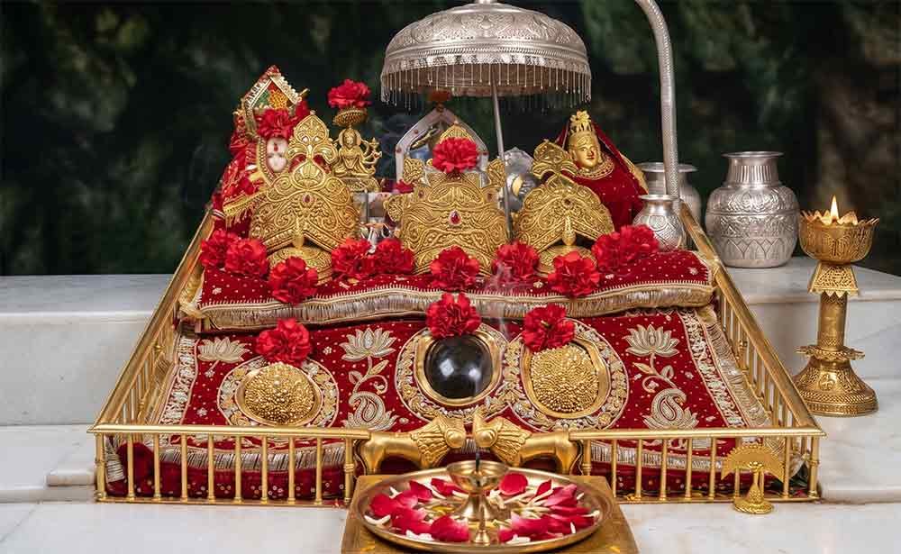 Murti at Shri Mata Vaishno Devi Temple — Holy Cave Shrine, Katra